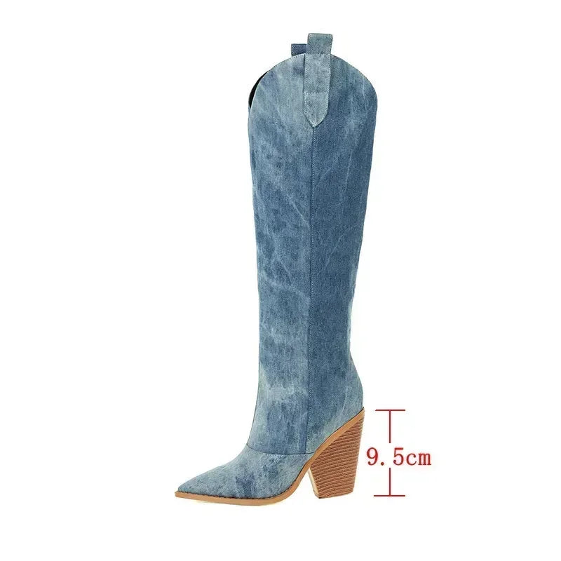 Elegante blaue Stiefel aus Kunstleder mit Stiletto-Absatz