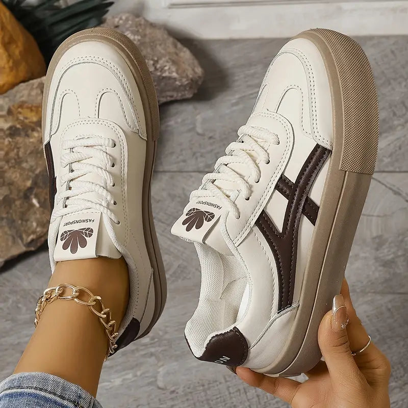 Damen Komfort-Sneaker Low Top | Minimalistisch & Clean White