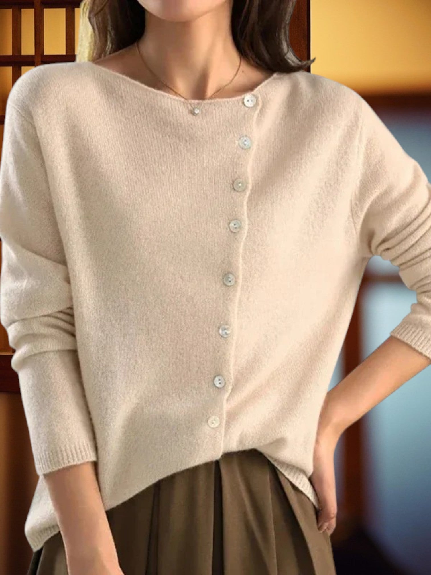 Adna | Eleganter Strickpullover Damen mit Knopfdesign für den Herbst, weicher Stoff, langarm, normaler Schnitt