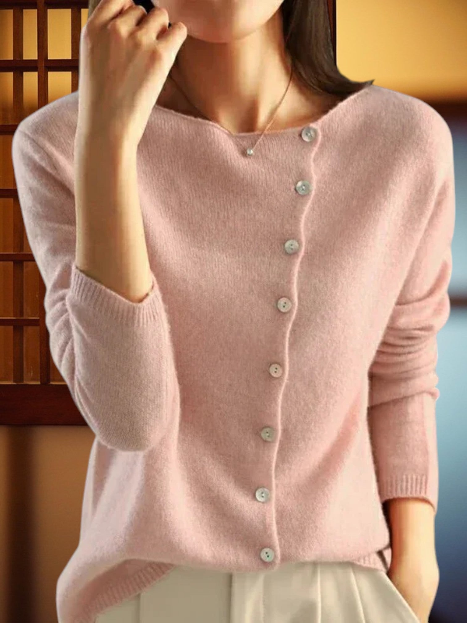 Adna | Eleganter Strickpullover Damen mit Knopfdesign für den Herbst, weicher Stoff, langarm, normaler Schnitt