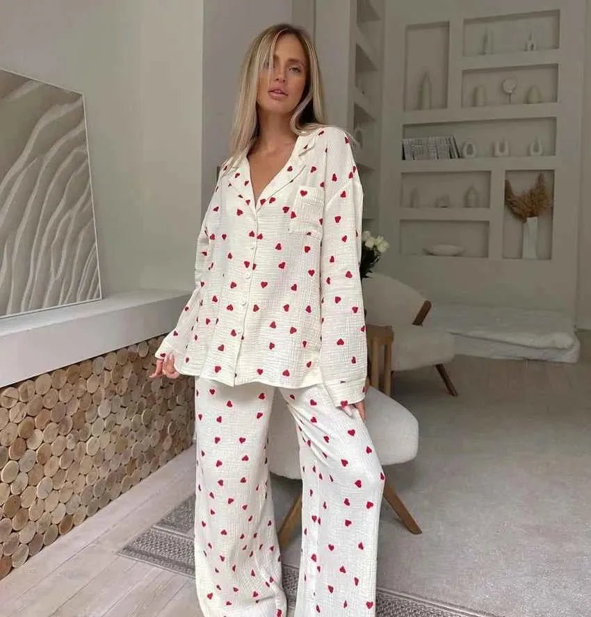 Sommer Pyjama Damen | Herzmuster-Set mit Weitem Bein & Loungewear-Stil