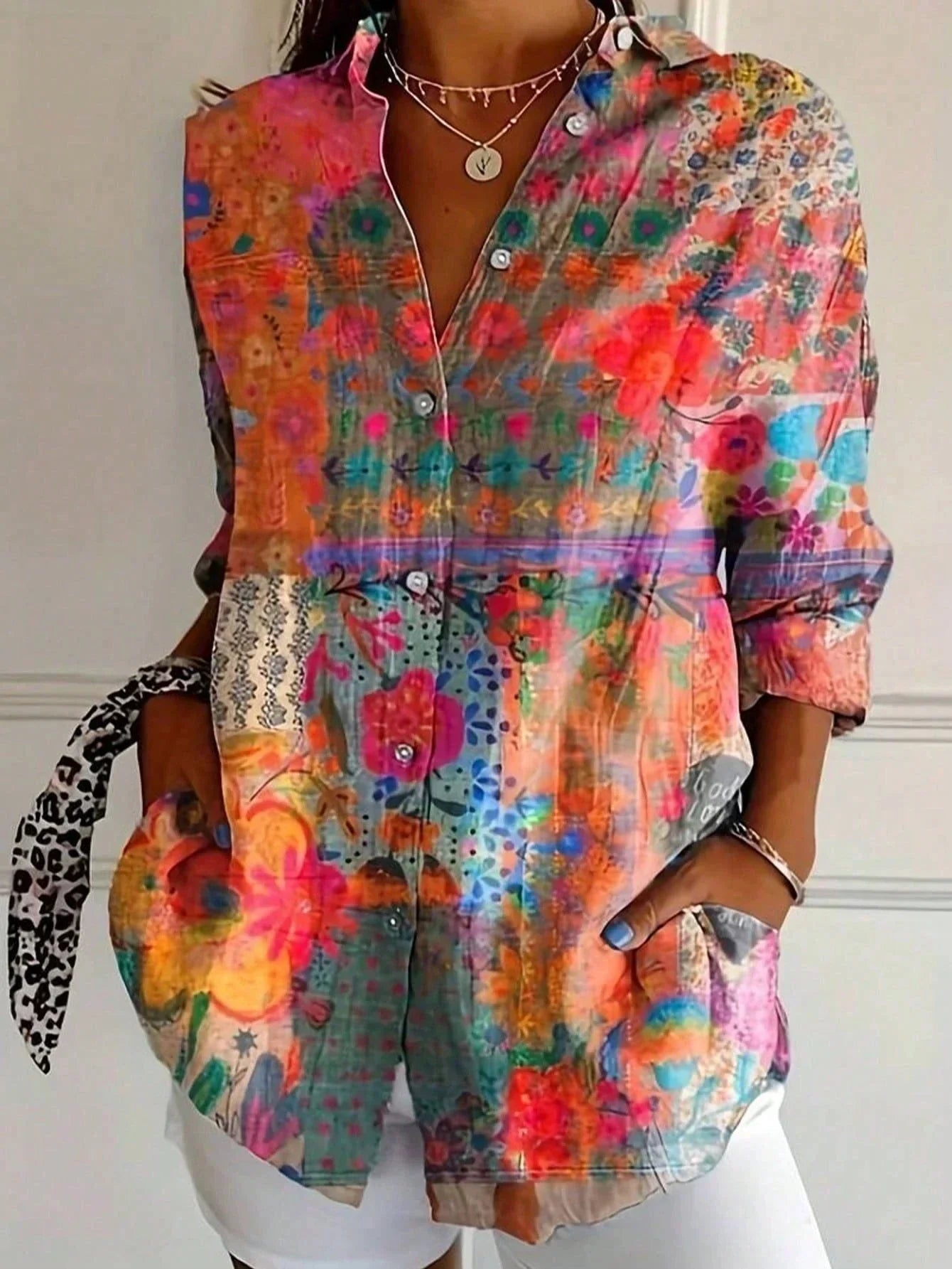 Bluse Damen | Bunter Kunstblumen-Print & Knopfleiste
