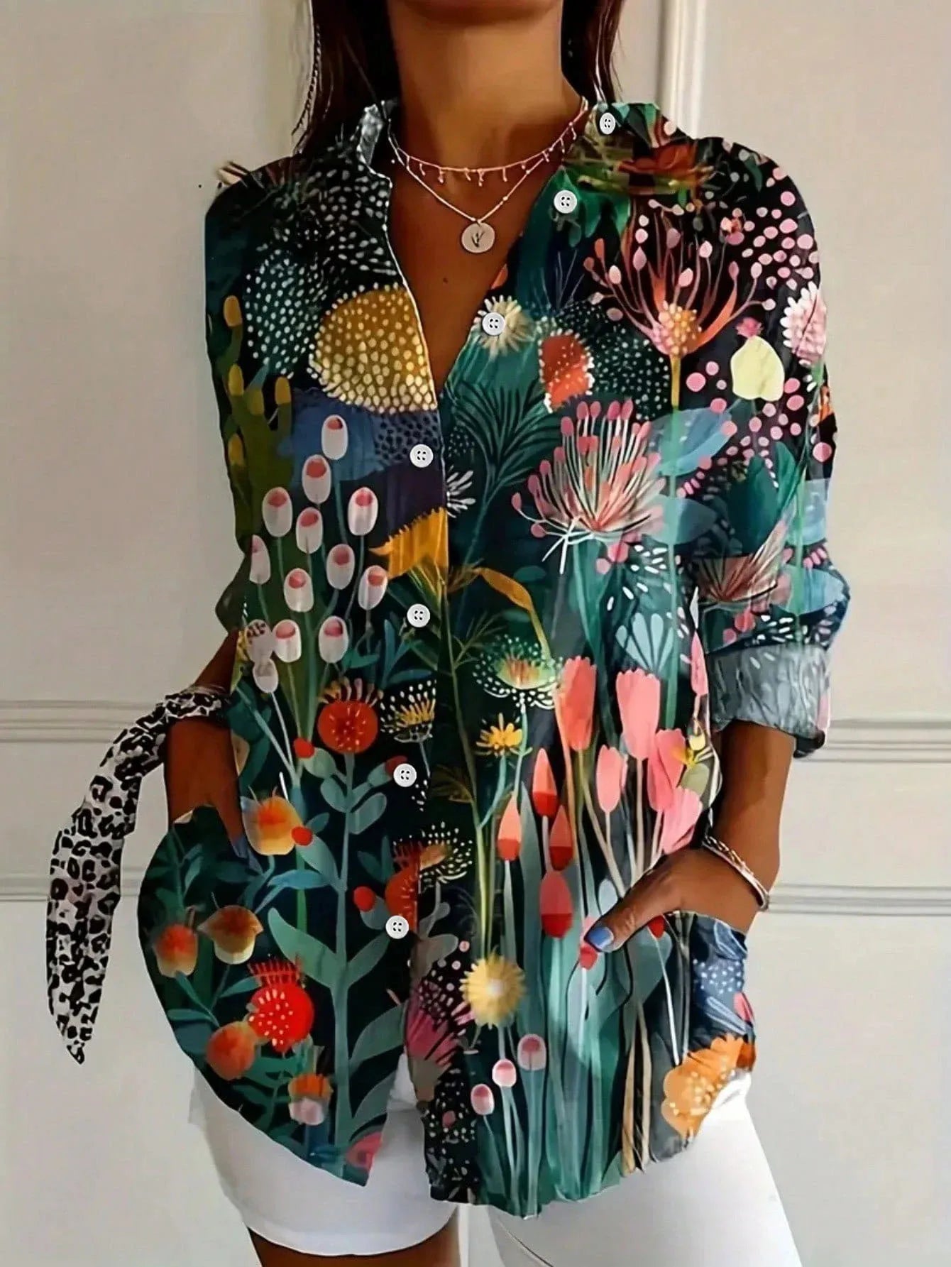 Bluse Damen | Bunter Kunstblumen-Print & Knopfleiste