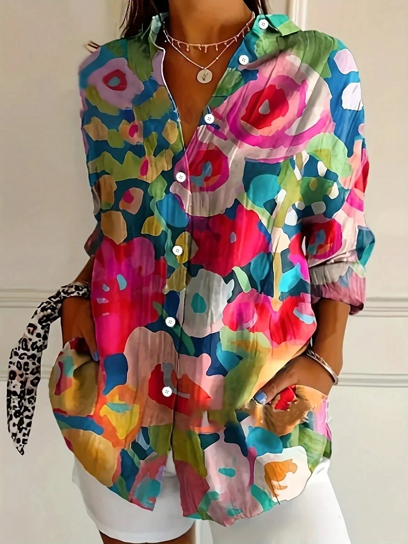 Bluse Damen | Bunter Kunstblumen-Print & Knopfleiste