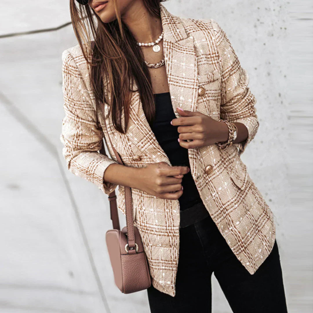 Blazer Damen | Feminine Silhouette & Knopfleiste