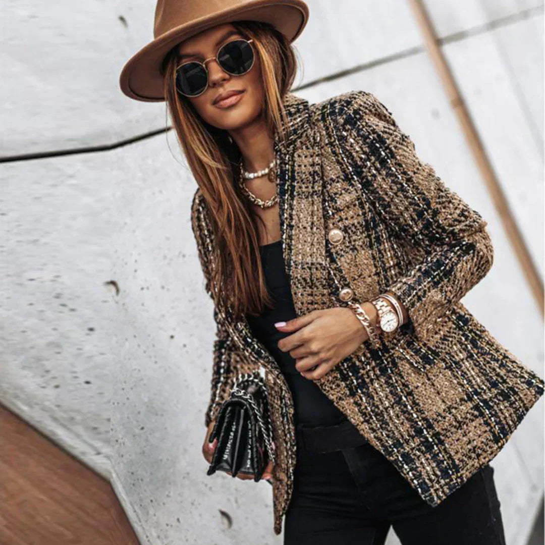 Blazer Damen | Feminine Silhouette & Knopfleiste