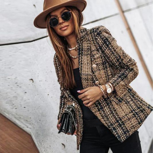 Blazer Damen | Feminine Silhouette & Knopfleiste