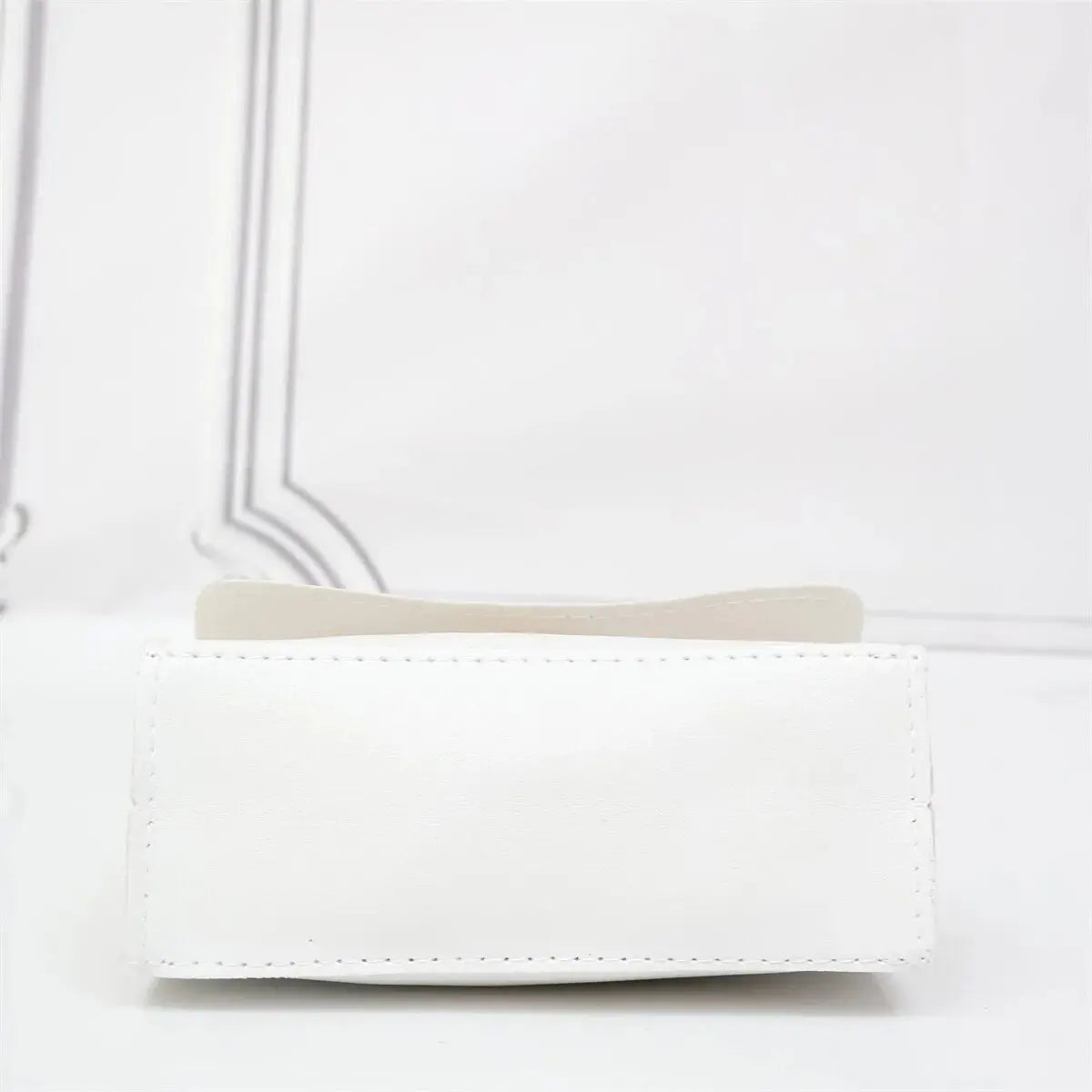 Handtasche Damen | Elegantes Design mit Goldverschluss 10