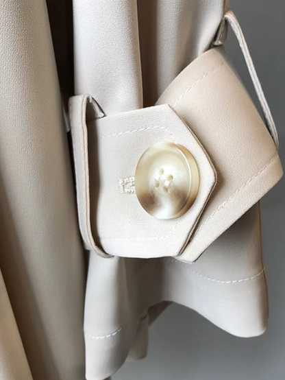 Stilsicherer Trenchcoat für Damen doppeltreihig wasserfest Übergangsjacke