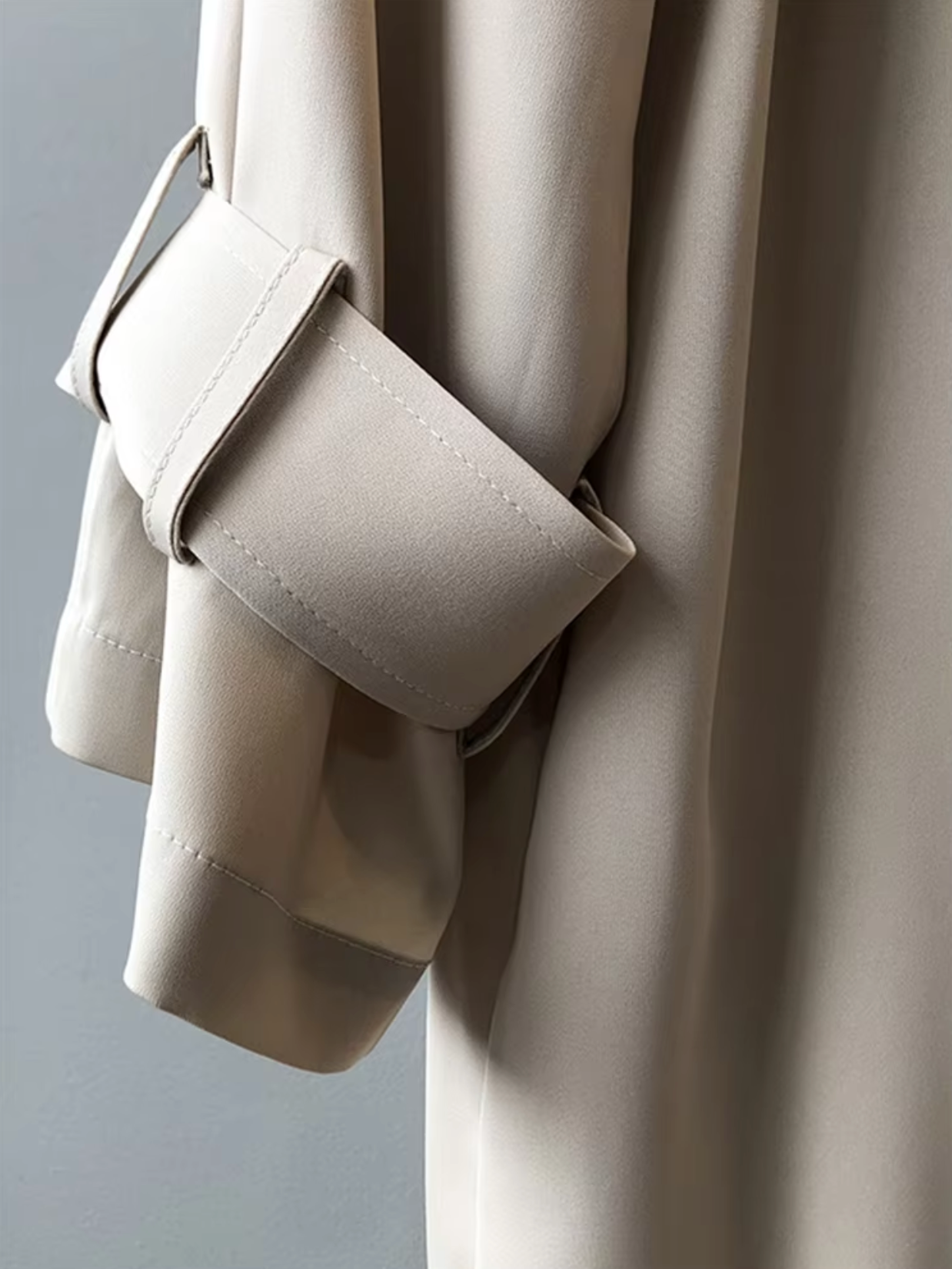 Stilsicherer Trenchcoat für Damen doppeltreihig wasserfest Übergangsjacke