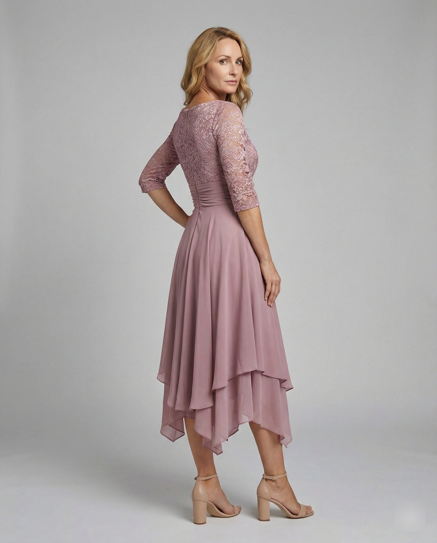 Midikleid Damen | Romantisches Spitzen-Oberteil & Fließender Zipfelsaum