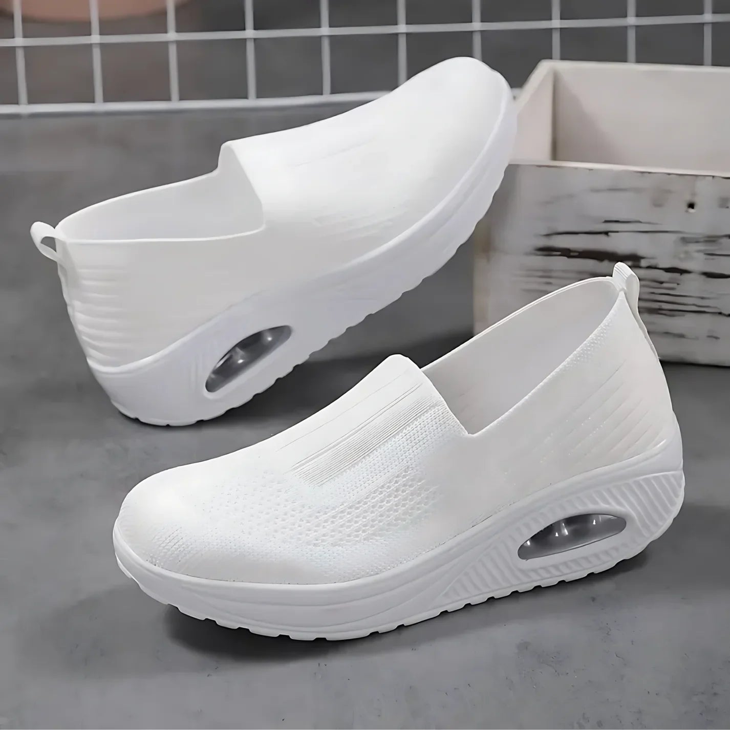 Schuhe Damen | Bequemes Slip-On Design & Leichte Laufsohle