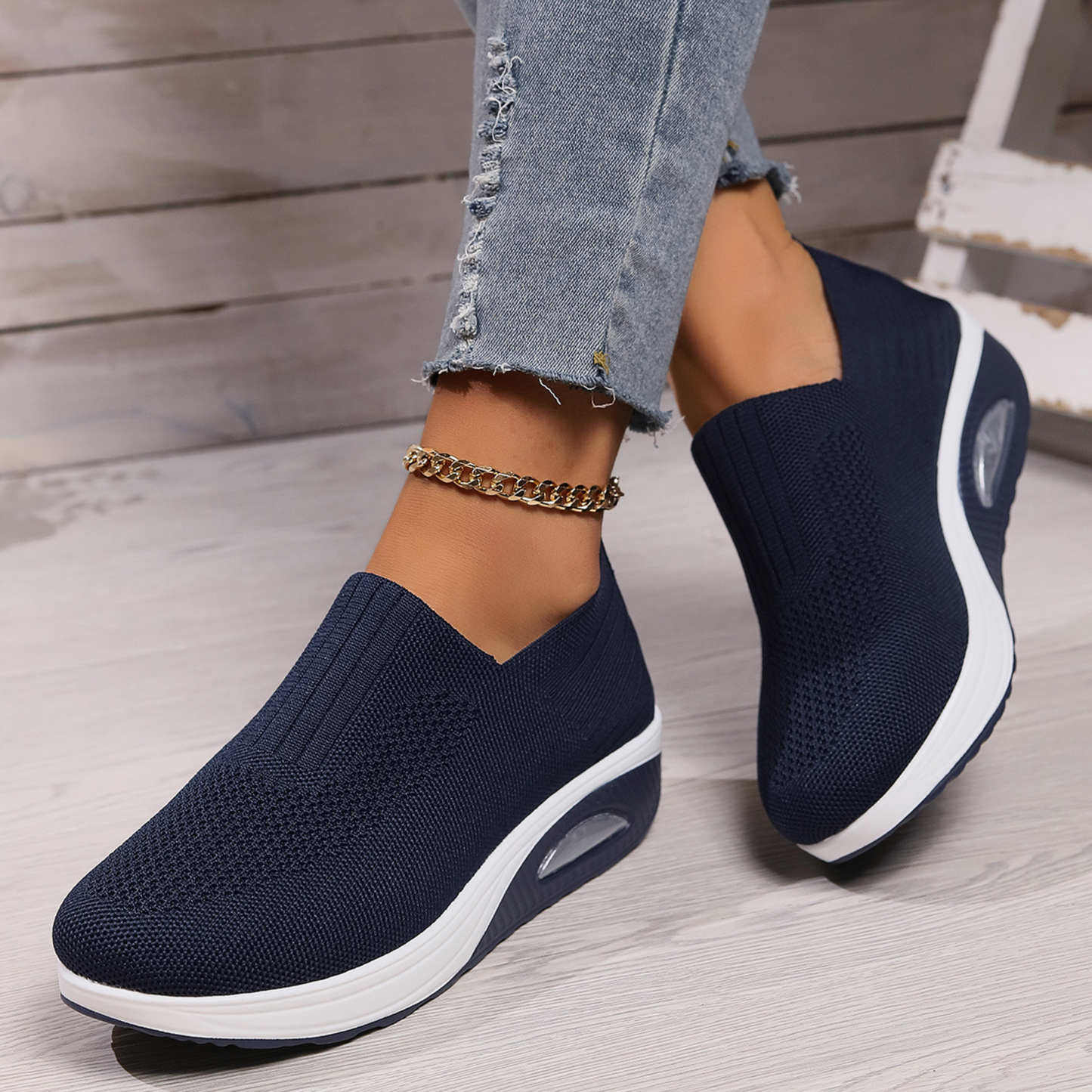 Schuhe Damen | Bequemes Slip-On Design & Leichte Laufsohle