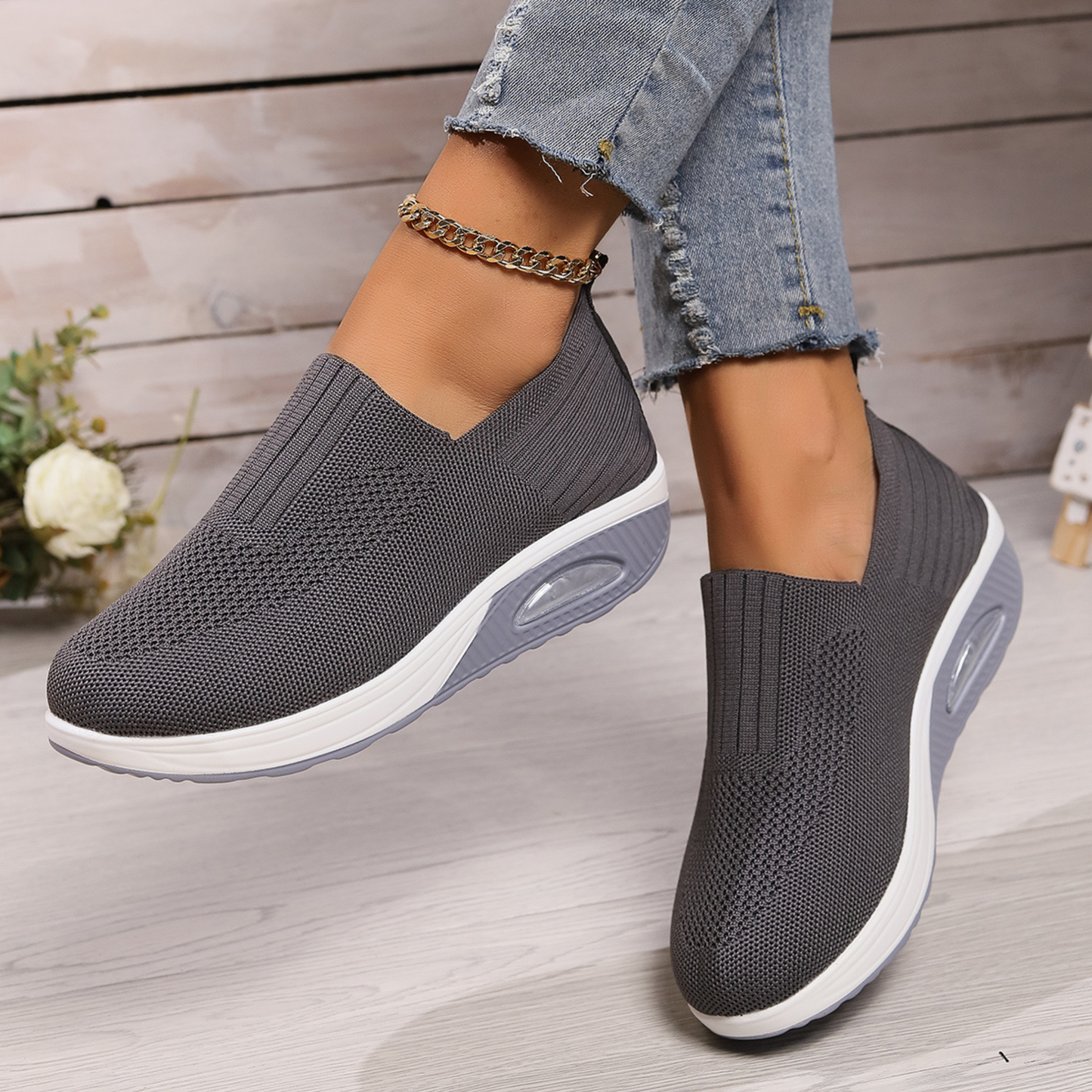 Schuhe Damen | Bequemes Slip-On Design & Leichte Laufsohle