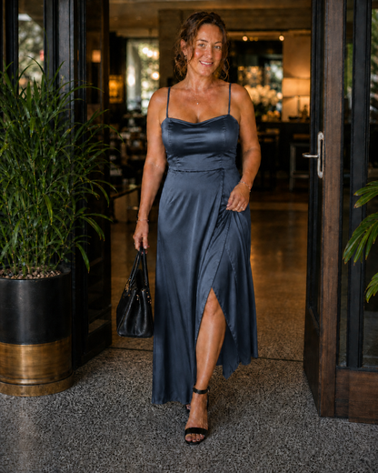Maxi Kleid Damen | Elegantes Trägerkleid mit Schlitz