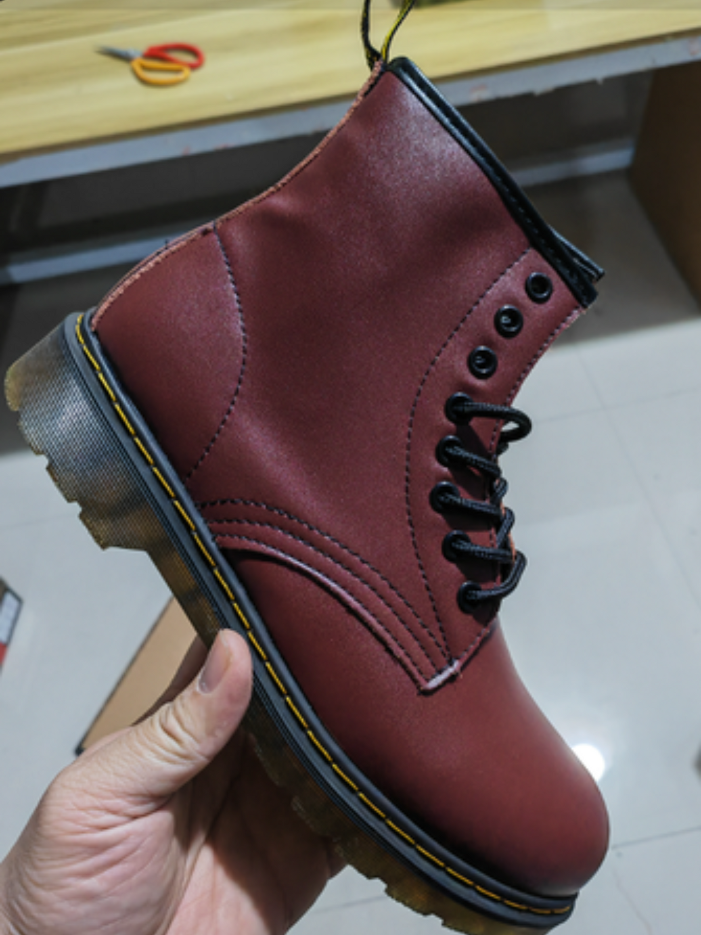 Emma | Modische Damenstiefel Schwarz aus Kunstleder mit Reißverschluss und rutschfester Sohle