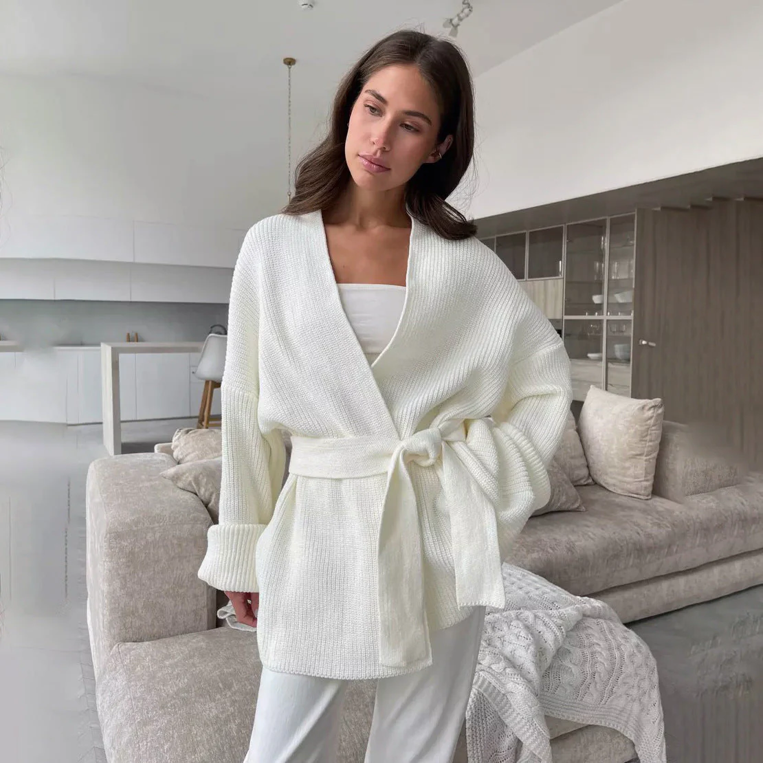 Gemütliche gerippte Strick-Wickelstrickjacke mit Bindegürtel 5