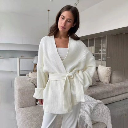 Gemütliche gerippte Strick-Wickelstrickjacke mit Bindegürtel 5