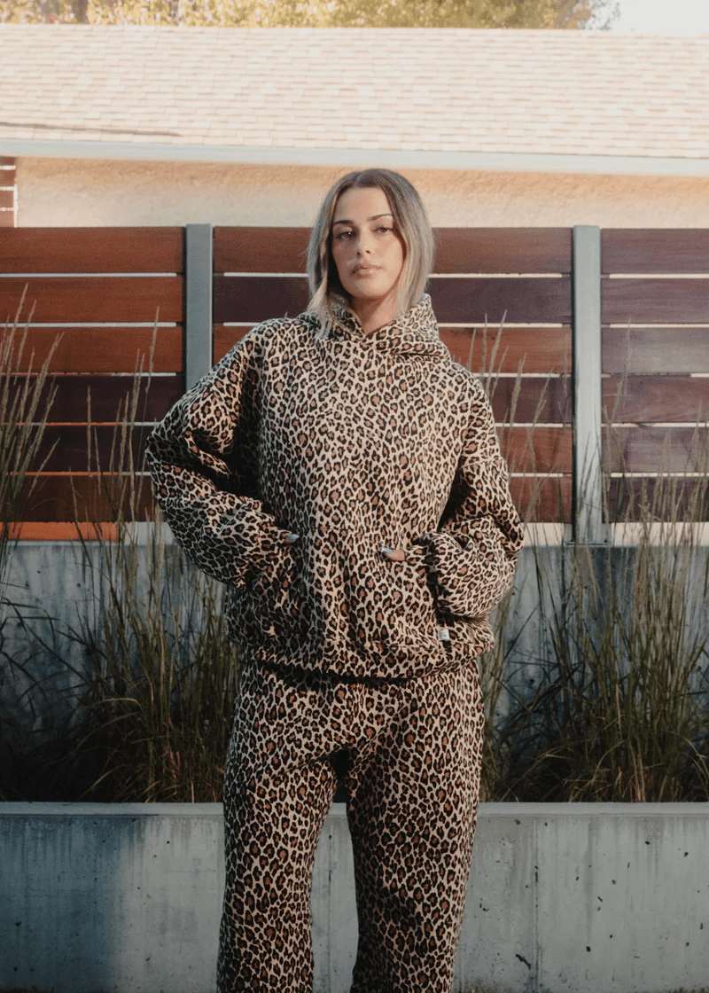 Gemütlicher Hoodie mit Leopardenmuster für einen lässig-schicken Look 1