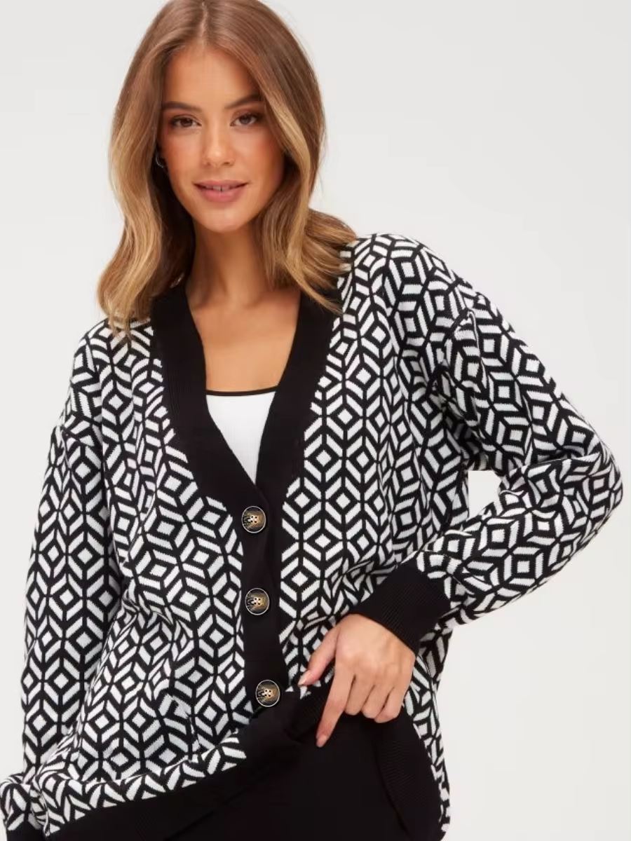 Gemütlicher Strickcardigan mit geometrischem Muster und Knopfleiste 1