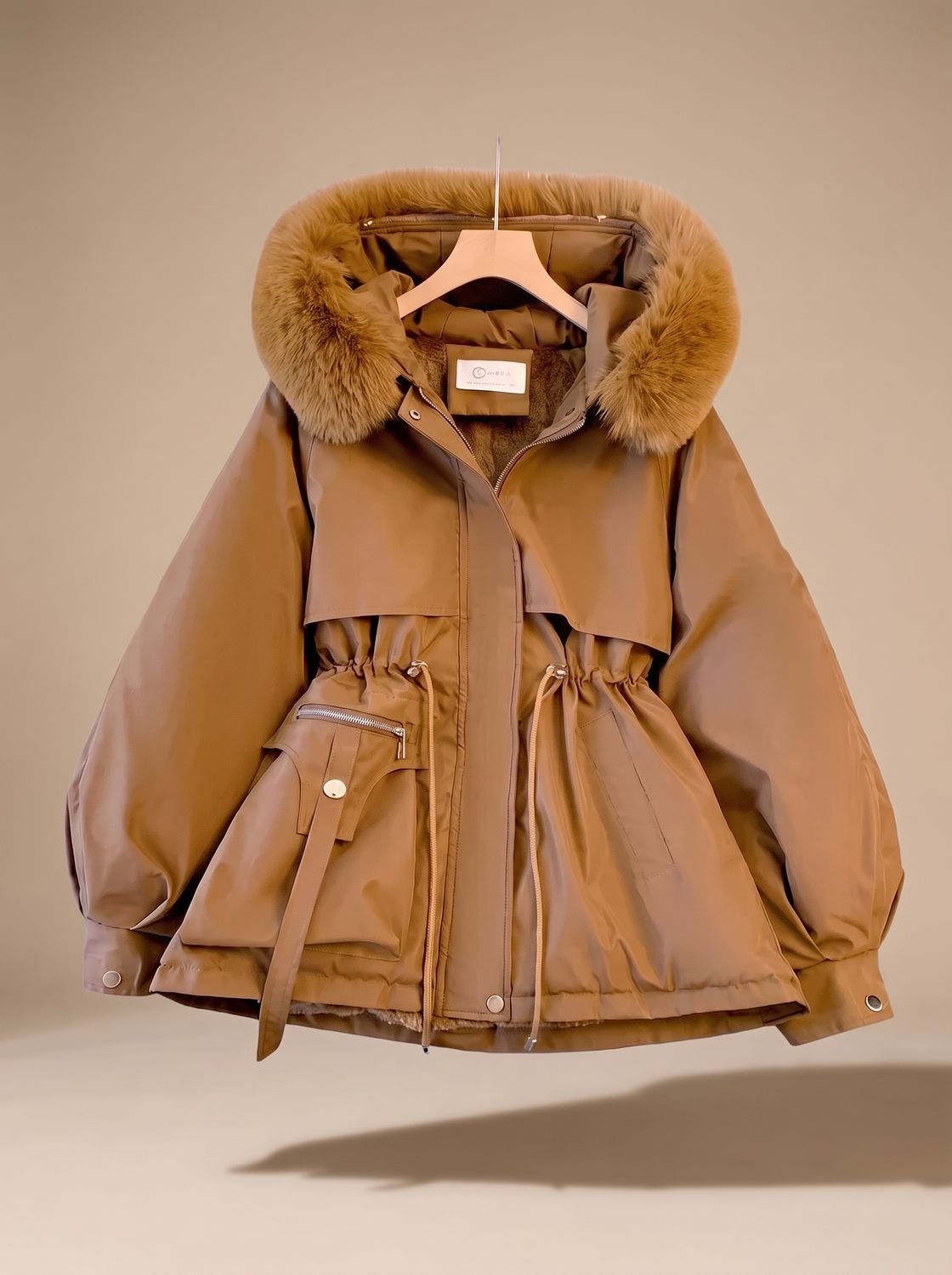Freymund | Damen Gesteppte Winterjacke mit Kunstfell-Kapuze - Beige - Image 3