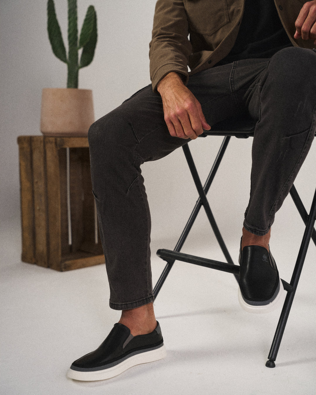 Herren Hausschuhe Slipper Einstieg Regular Fit mit Rutschfester Sohle 10