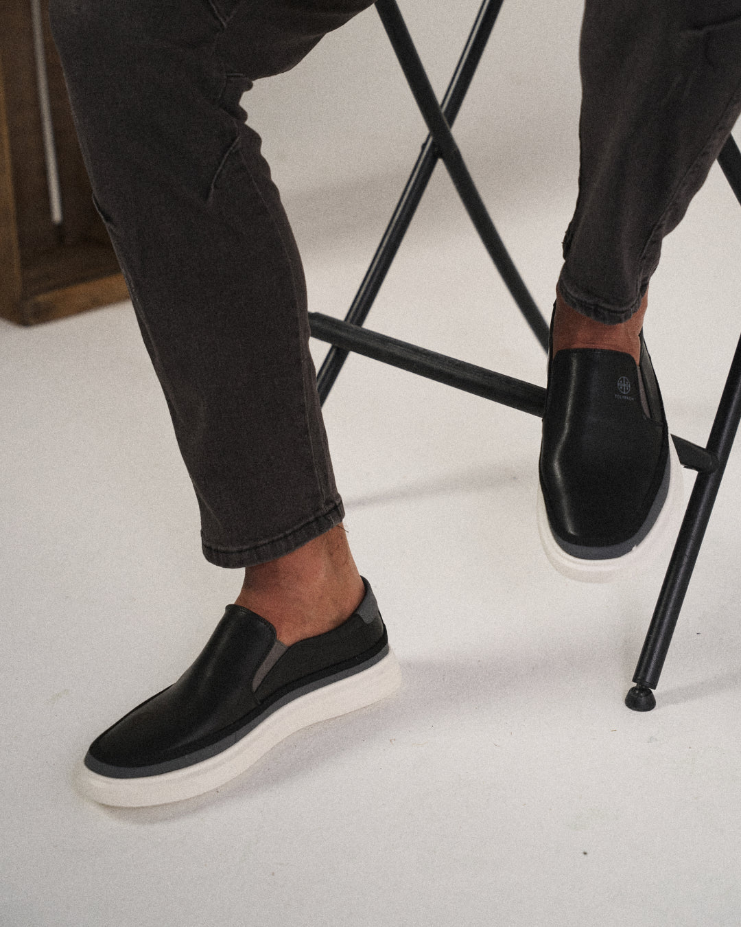 Herren Hausschuhe Slipper Einstieg Regular Fit mit Rutschfester Sohle 8