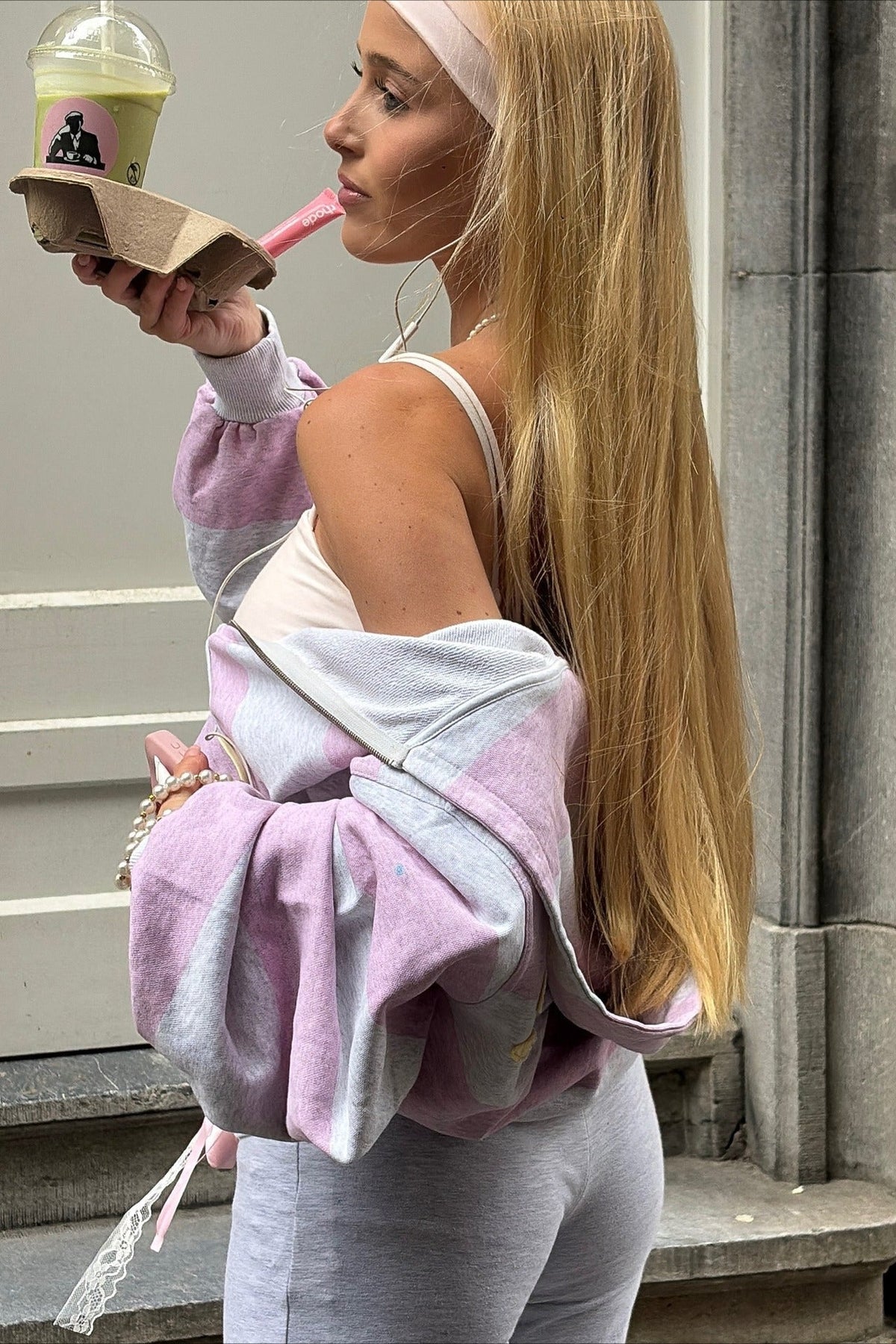 Kapuzenpullover Damen | Streifendesign & Lässige Patchwork-Applikation