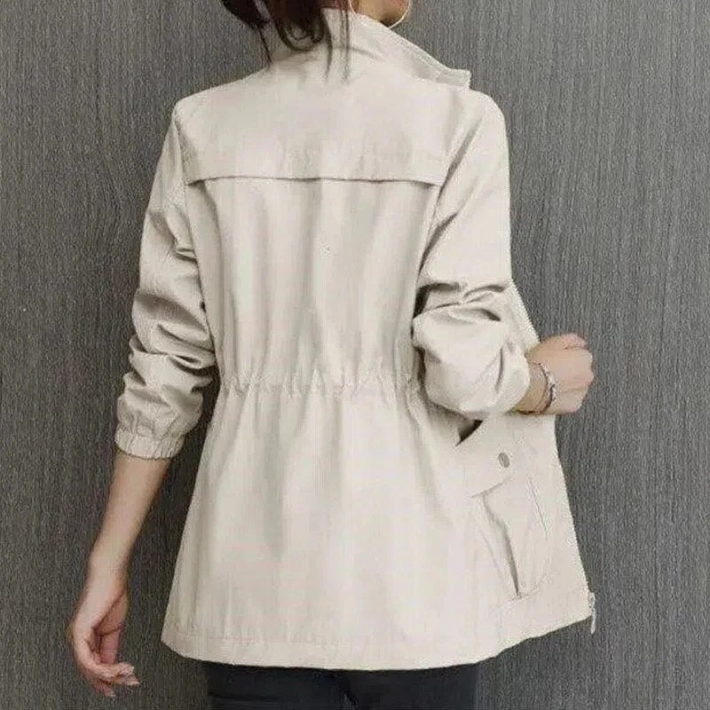 Kurze Damen Sommerjacke - Zeitloses Design 3