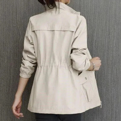 Kurze Damen Sommerjacke - Zeitloses Design 3
