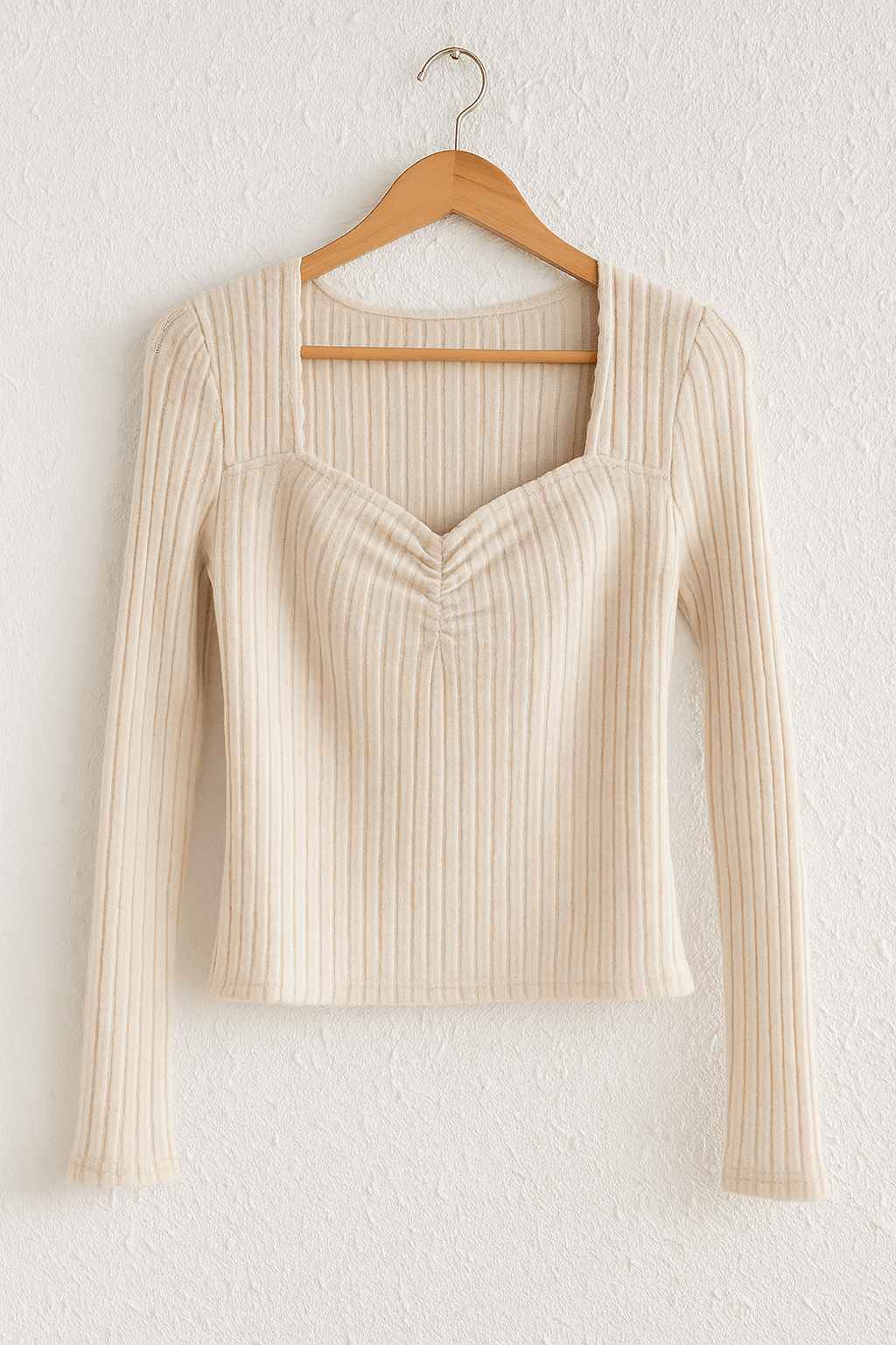 Langarm Top Damen mit Herzausschnitt | Tailliert & Raffung