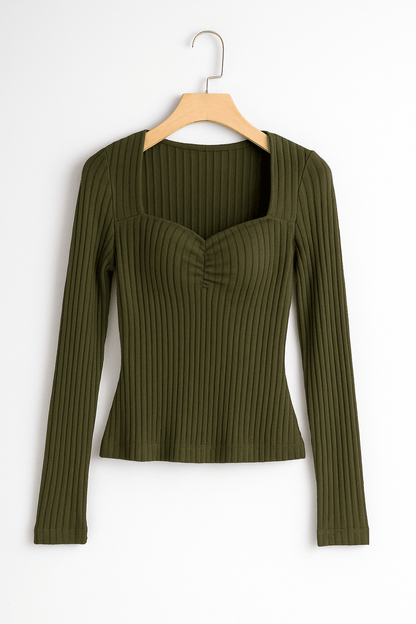 Langarm Top Damen mit Herzausschnitt | Tailliert & Raffung