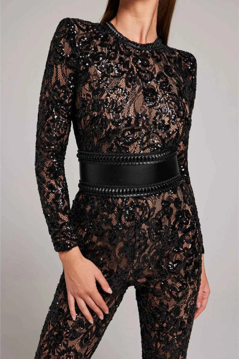 Jumpsuit Damen | Langärmliger Spitzen-Overall mit Pailletten & Ledergürtel