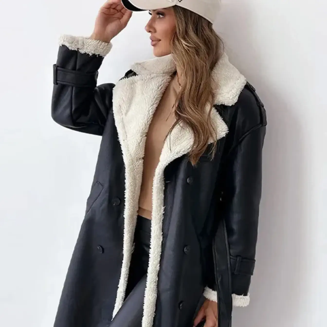 Langer Trenchcoat für Damen, mit Lammfellfutter, zweireihig | Winter
