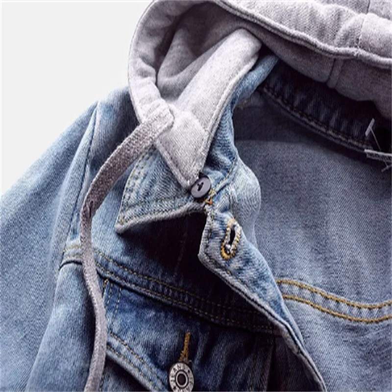 Lena – Kurz geschnittene Jeansjacke mit Kapuze 4
