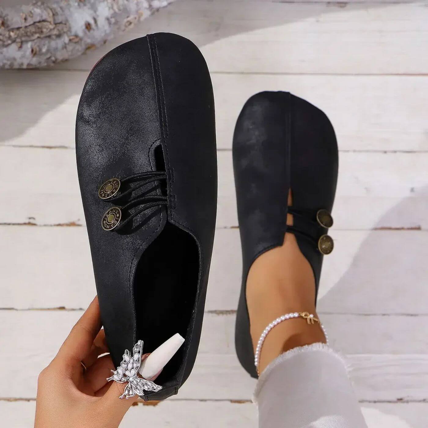 Sommerschuhe Damen | Flats mit Vintage-Knopfdetail