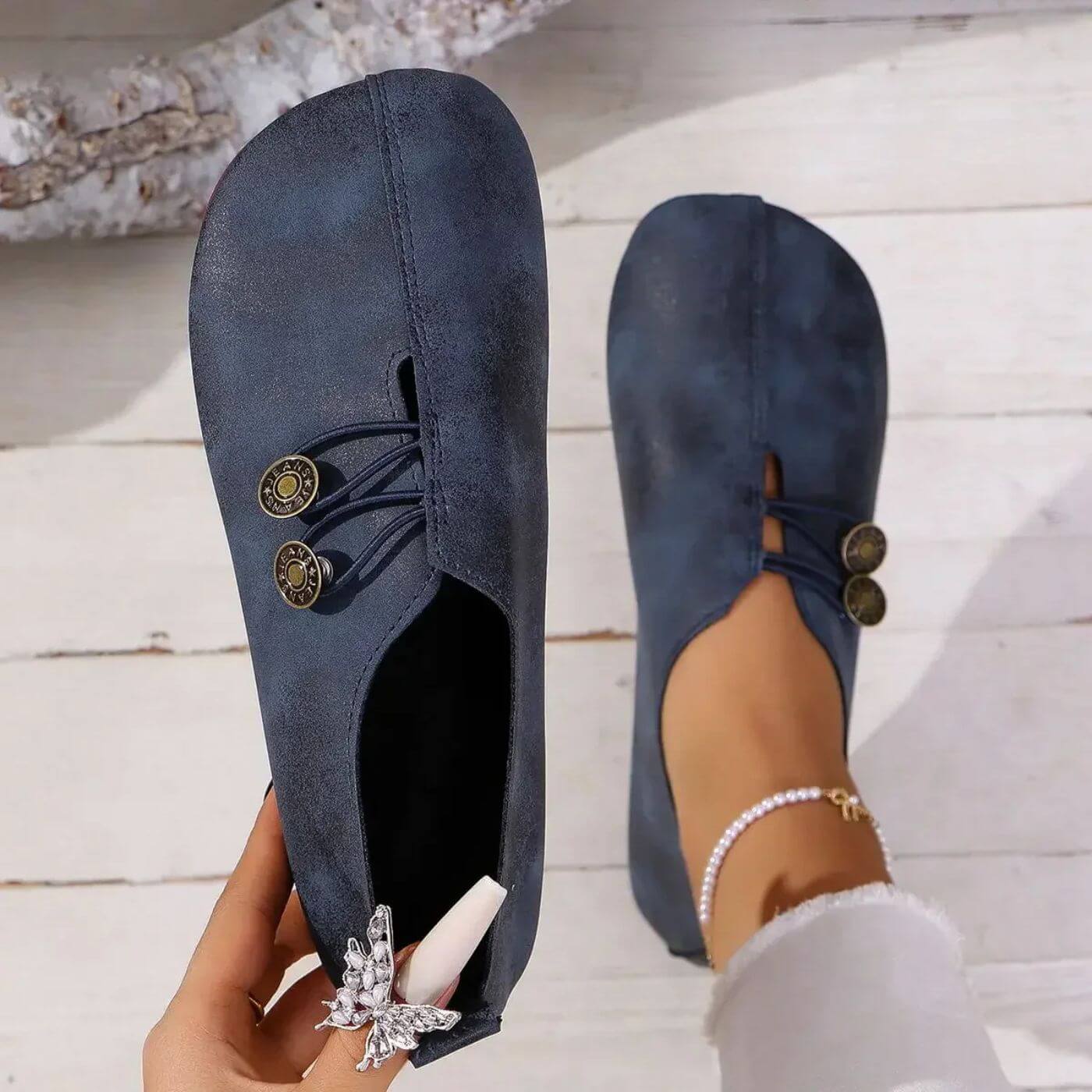 Sommerschuhe Damen | Flats mit Vintage-Knopfdetail
