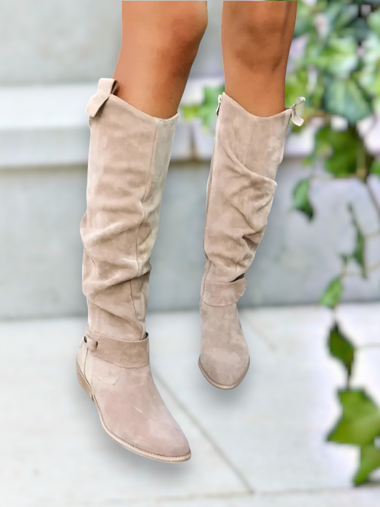 Madeleine | Kniehohe Wildlederstiefel für Damen mit praktischem Seitenreißverschluss
