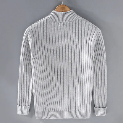 Merino Strickjacke mit Reißverschluss: Zeitloser Komfort & Stil 1
