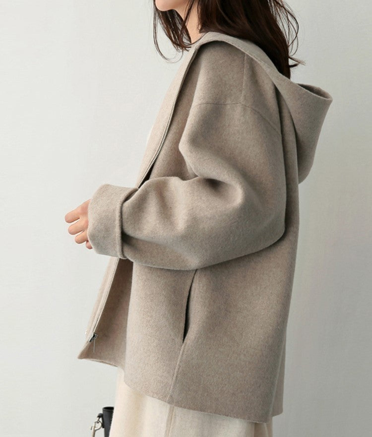 Moderne Damenjacke mit Kapuze 3