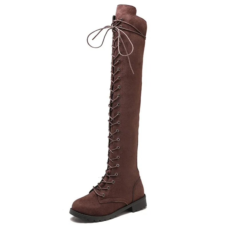 Modische Overknee Stiefel Schwarz mit einzigartiger Schnürung