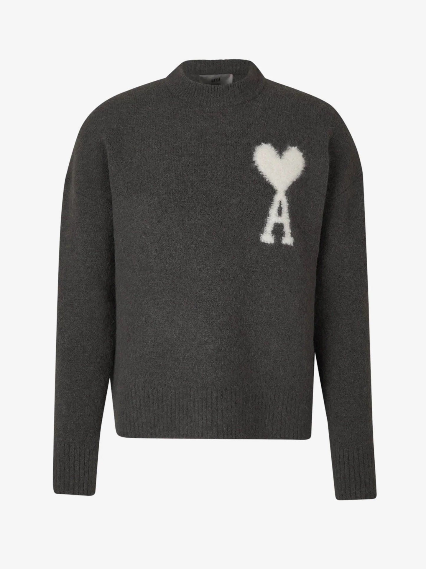 Modischer Herz-Pullover: Zeitloses Design & Komfort 10