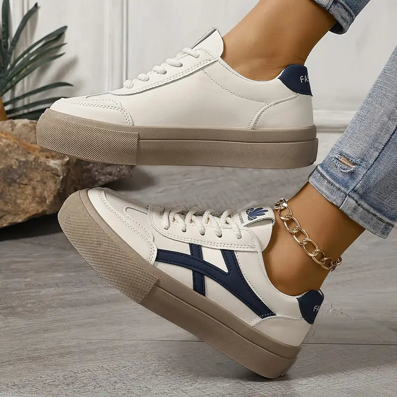 Damen Komfort-Sneaker Low Top | Minimalistisch & Clean White