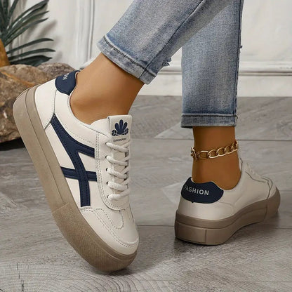 Damen Komfort-Sneaker Low Top | Minimalistisch & Clean White