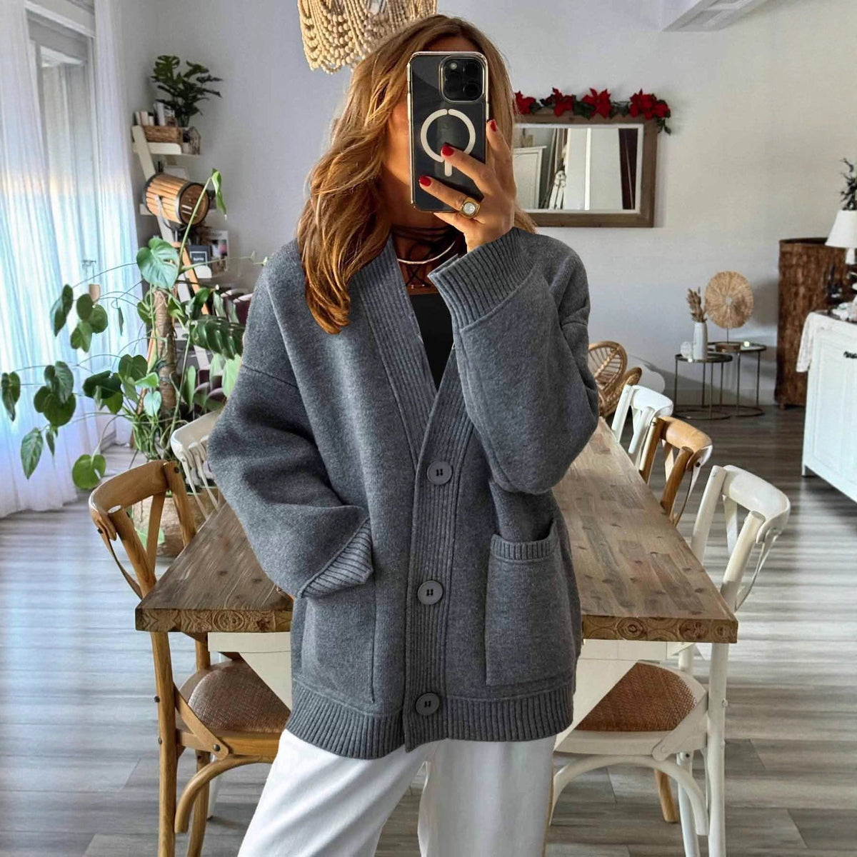 Strickjacke Damen | Lang mit Taschen und V-Ausschnitt 1