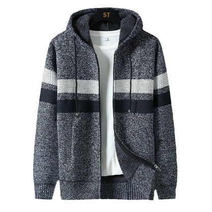 Full-zip front closure on a men's sherpa-lined hooded jacket