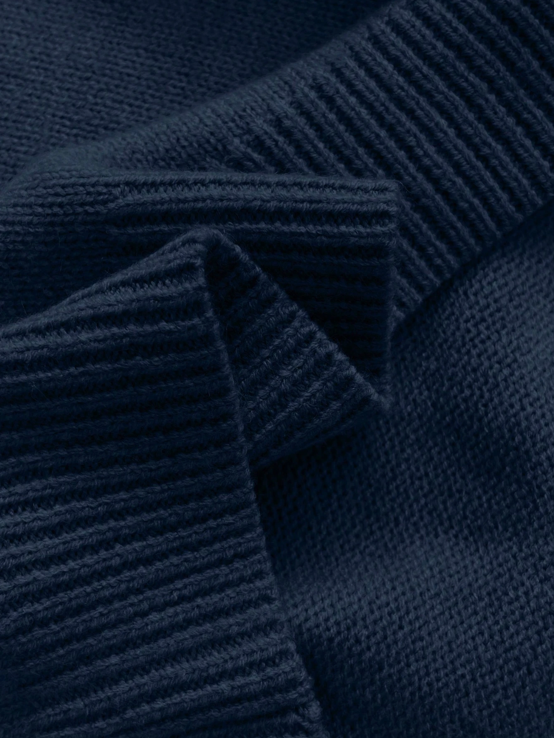 Pullover Damen mit Spitzenkragen | V-Ausschnitt & Femininer Look