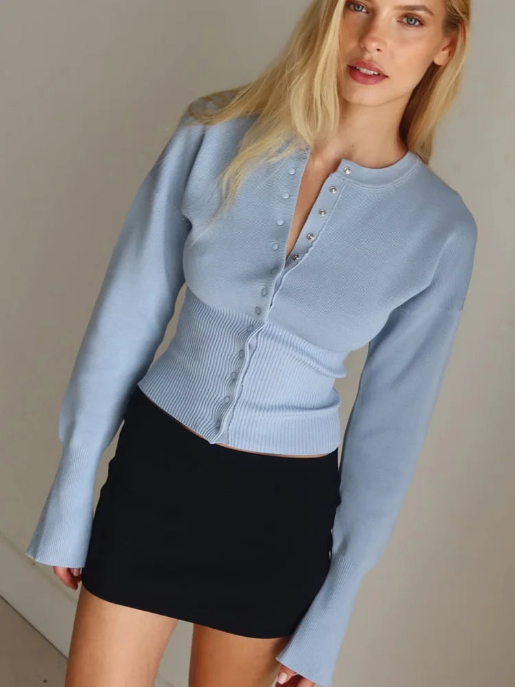 Schmal geschnittener gerippter Strick-Cardigan mit Patchwork 1