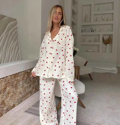 Sommer Pyjama Damen | Herzmuster-Set mit Weitem Bein & Loungewear-Stil