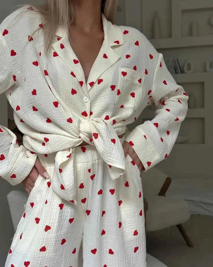 Sommer Pyjama Damen | Herzmuster-Set mit Weitem Bein & Loungewear-Stil